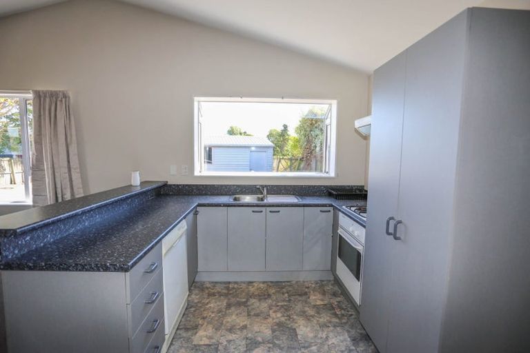 Photo of property in 190a Wainoni Road, Avondale, Christchurch, 8061