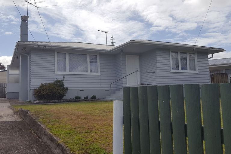 Photo of property in 16 Claymore Street, Manurewa, Auckland, 2102