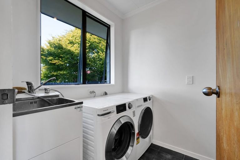 Photo of property in 10 Tawari Street, Inglewood, 4330