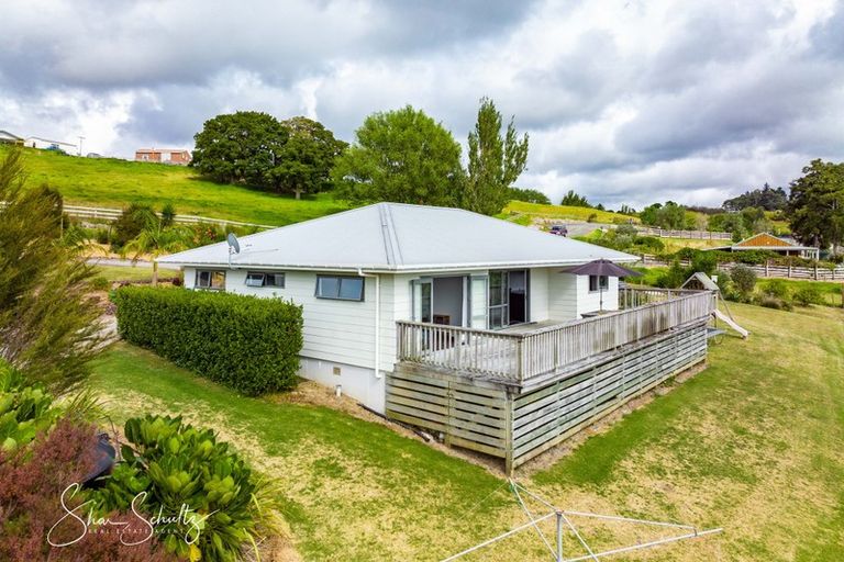 Photo of property in 20 Matai Drive, Maungaturoto, 0520