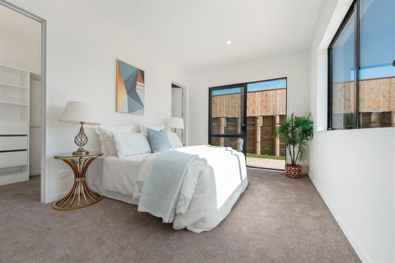 Photo of property in 46 Whakairo Crescent, Gulf Harbour, Whangaparaoa, 0930