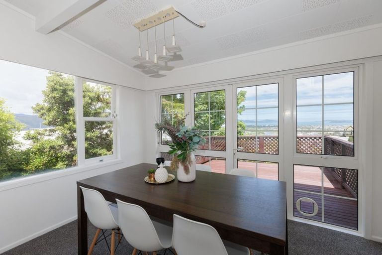 Photo of property in 16 City View Grove, Harbour View, Lower Hutt, 5010