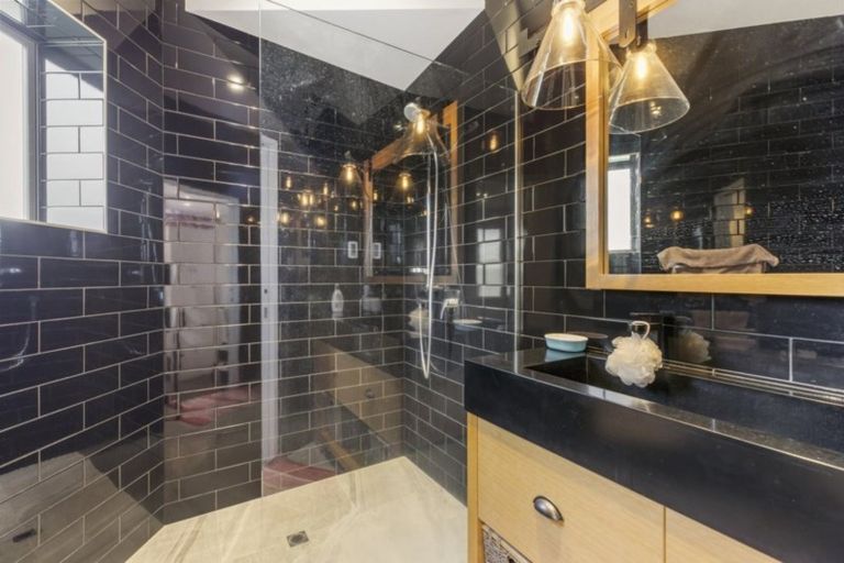 Photo of property in 1g Eversleigh Road, Belmont, Auckland, 0622