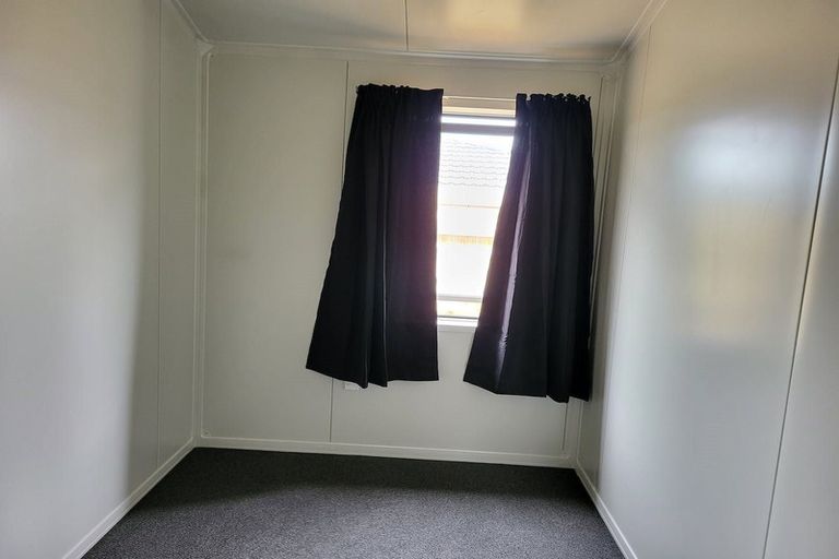 Photo of property in 67 Rhodes Drive, Kelvin Grove, Palmerston North, 4414