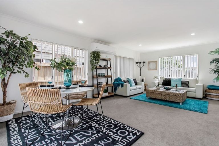 Photo of property in 34 Brashier Circle, Sunnyvale, Auckland, 0612