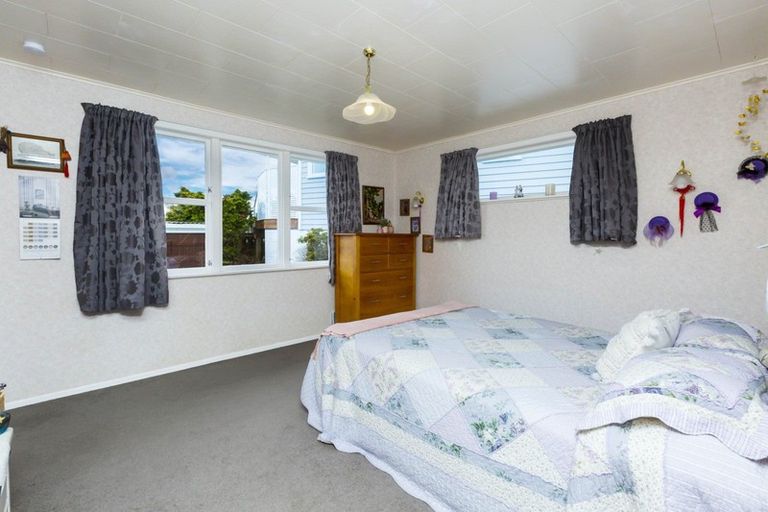 Photo of property in 27 Sunnyview Drive, Brown Owl, Upper Hutt, 5018