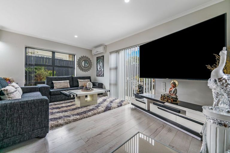 Photo of property in 61a Awaroa Road, Sunnyvale, Auckland, 0612