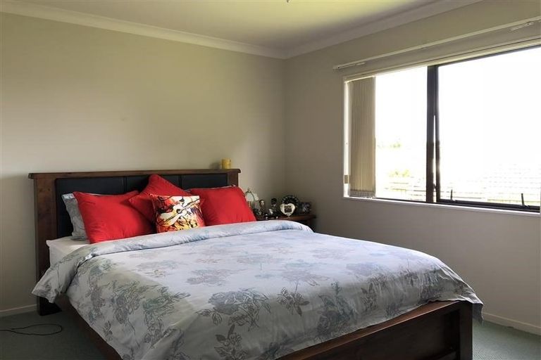 Photo of property in 11 Brittany Drive, Henderson, Auckland, 0612