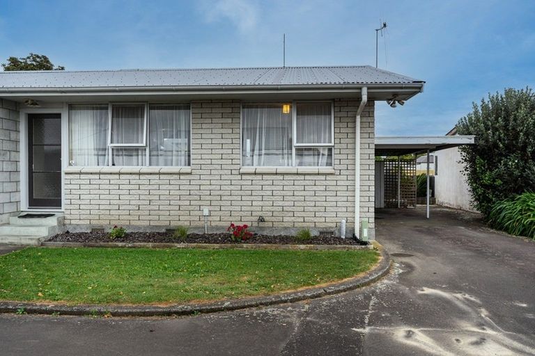 Photo of property in 12 Kiwi Court, Roslyn, Palmerston North, 4414