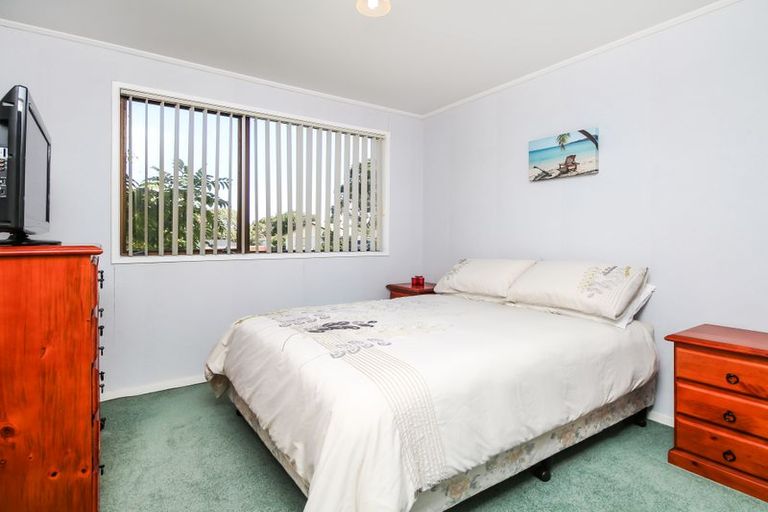 Photo of property in 15 Peterhouse Place, West Harbour, Auckland, 0618
