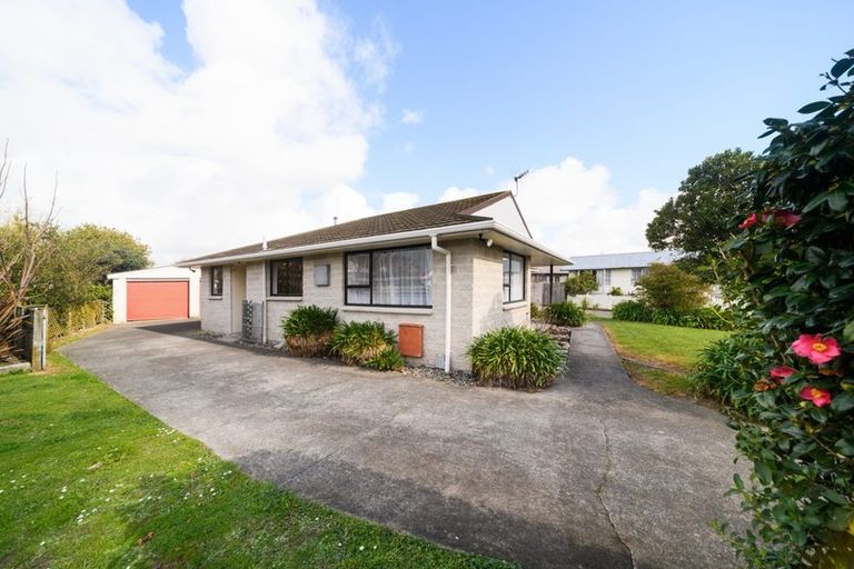 Photo of property in 21 Chadwick Place, Highbury, Palmerston North, 4412