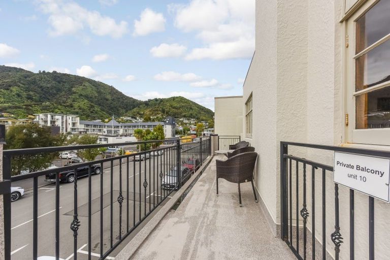 Photo of property in 11-19 Wellington Street, Picton, 7220