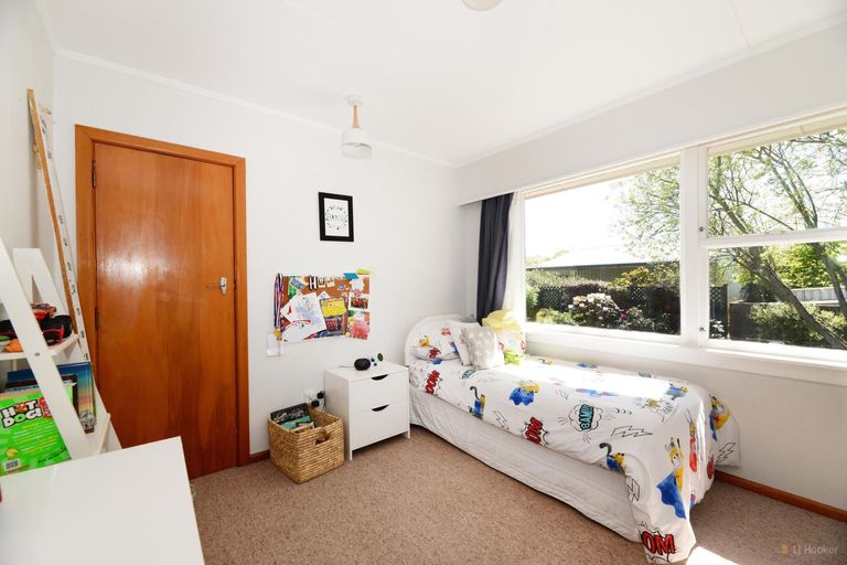 Photo of property in 15 Oxford Street, Waimate, 7924