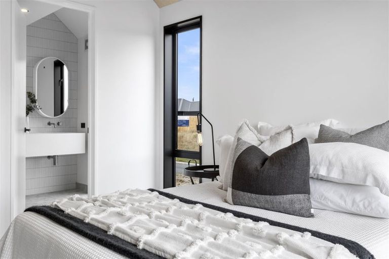 Photo of property in 82 Queens Avenue, Waikuku Beach, 7402