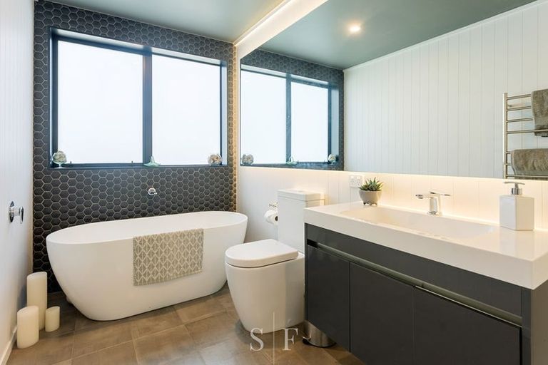 Photo of property in 14 Ferndale Drive, Waikanae, 5036