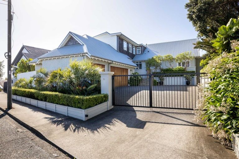Photo of property in 10 Woolcombe Terrace, New Plymouth, 4310