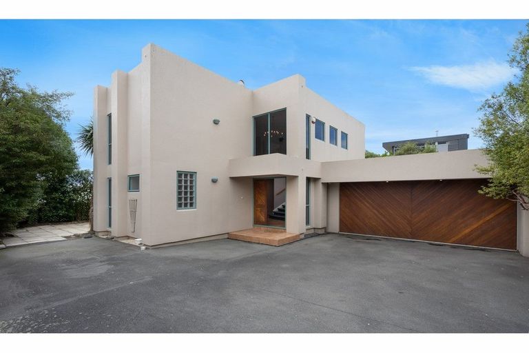 Photo of property in 229b Mount Pleasant Road, Mount Pleasant, Christchurch, 8081