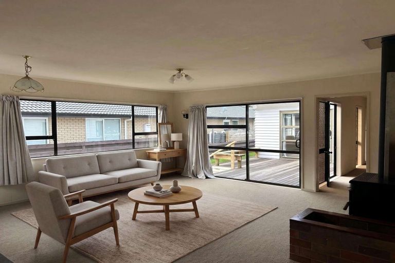 Photo of property in 14 Elizabeth Street, Orewa, 0931