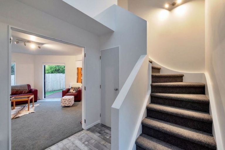 Photo of property in 1/10 Altair Place, Windsor Park, Auckland, 0632
