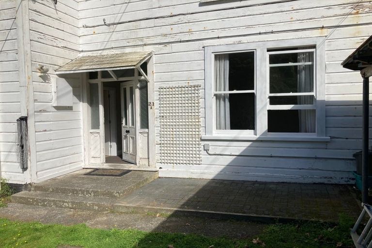 Photo of property in 21 Governor Road, Northland, Wellington, 6012