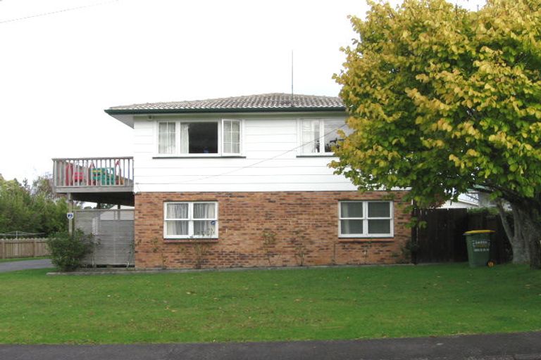 Photo of property in 87 Tiroroa Avenue, Te Atatu South, Auckland, 0610