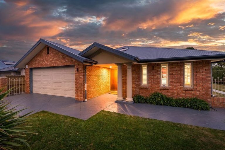 Photo of property in 27 Providence Place, Redwood, Christchurch, 8051