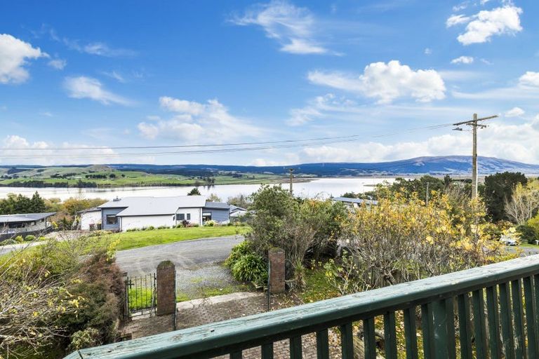 Photo of property in 10 Gull Street, Waihola, Milton, 9073