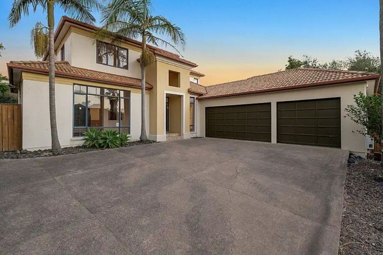 Photo of property in 17 Gilford Place, East Tamaki Heights, Auckland, 2016