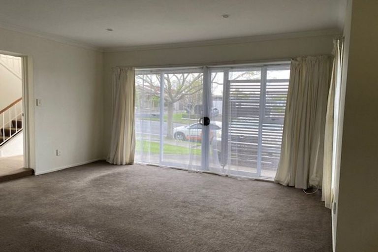 Photo of property in 1/32 Prince Regent Drive, Half Moon Bay, Auckland, 2012