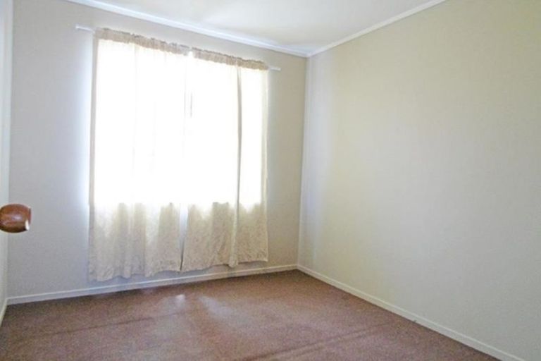 Photo of property in 1/6 Myna Place, Weymouth, Auckland, 2103