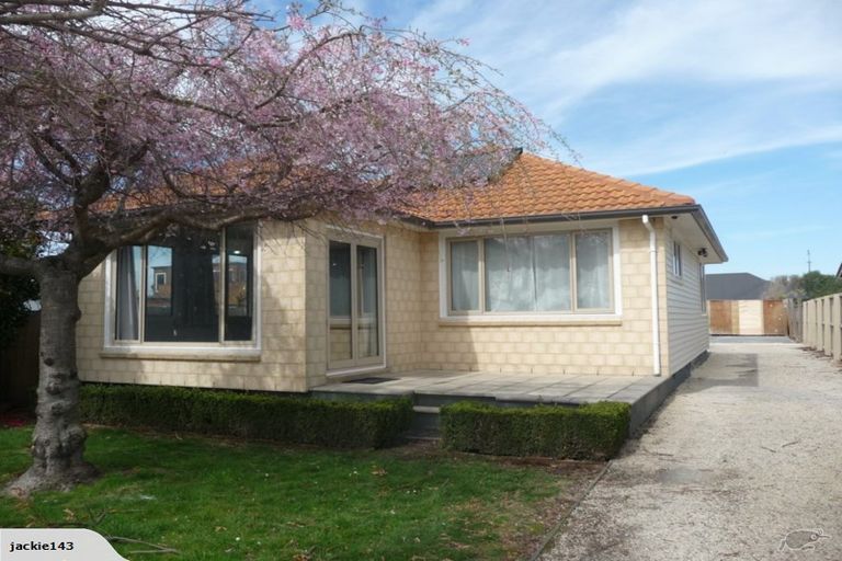 Photo of property in 666 Avonside Drive, Avonside, Christchurch, 8061