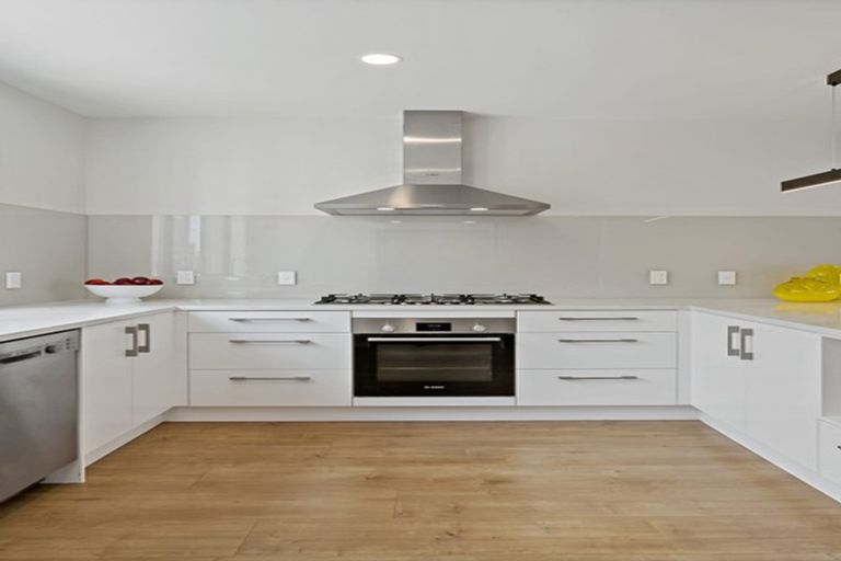 Photo of property in 21c Roseberry Avenue, Birkenhead, Auckland, 0626