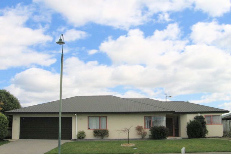 Photo of property in 62 Dalton Drive, Papamoa Beach, Papamoa, 3118