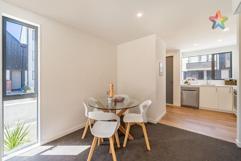 Photo of property in 32 John Street, Stokes Valley, Lower Hutt, 5019