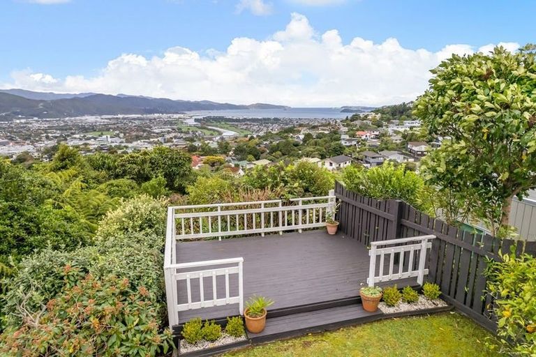 Photo of property in 74 Viewmont Drive, Harbour View, Lower Hutt, 5010