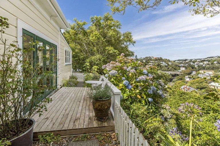 Photo of property in 29 Crieff Street, Northland, Wellington, 6012