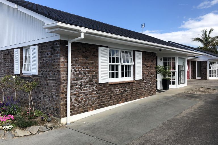 Photo of property in 1/4 Jern Place, Eastern Beach, Auckland, 2012