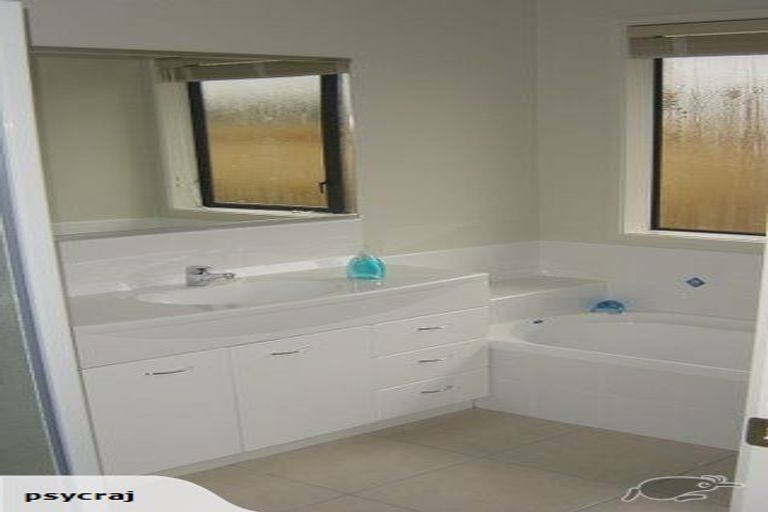 Photo of property in 33 Parkside Drive, Huntington, Hamilton, 3210