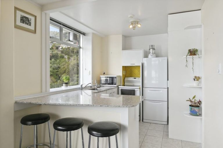 Photo of property in Jerningham Apartments, 20 Oriental Terrace, Oriental Bay, Wellington, 6011