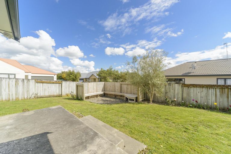 Photo of property in 22 Logan Way, Kelvin Grove, Palmerston North, 4414