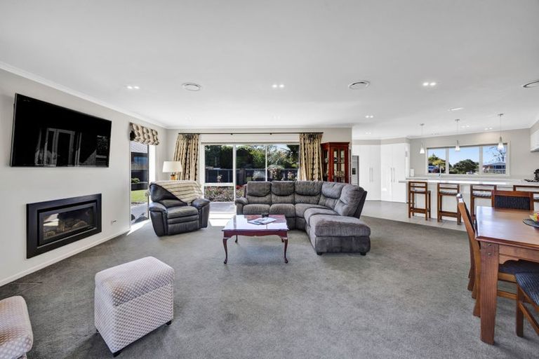 Photo of property in 1 Elizabeth Grove, Stratford, 4332