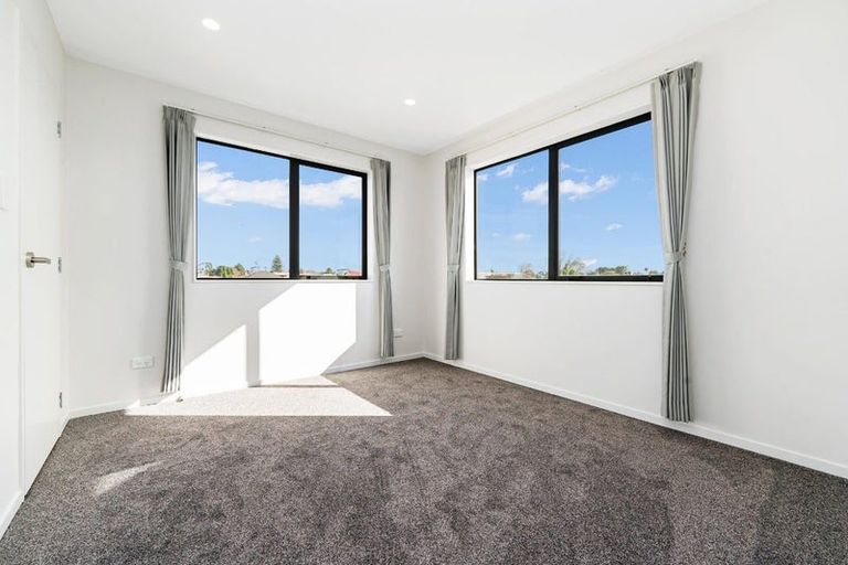 Photo of property in 2/63 Cambridge Terrace, Papatoetoe, Auckland, 2025