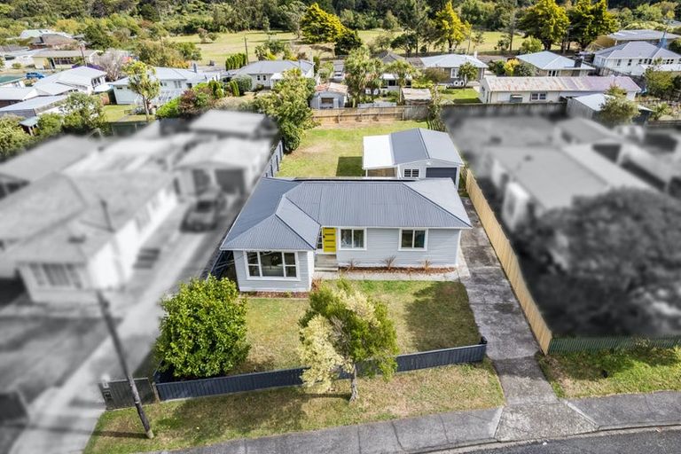 Photo of property in 76 Peel Place, Wainuiomata, Lower Hutt, 5014