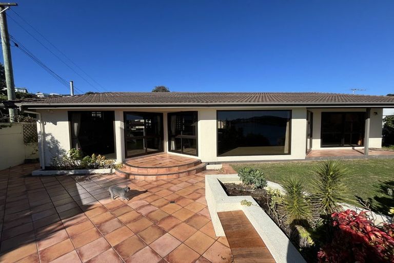 Photo of property in 16 Trevor Terrace, Paremata, Porirua, 5024