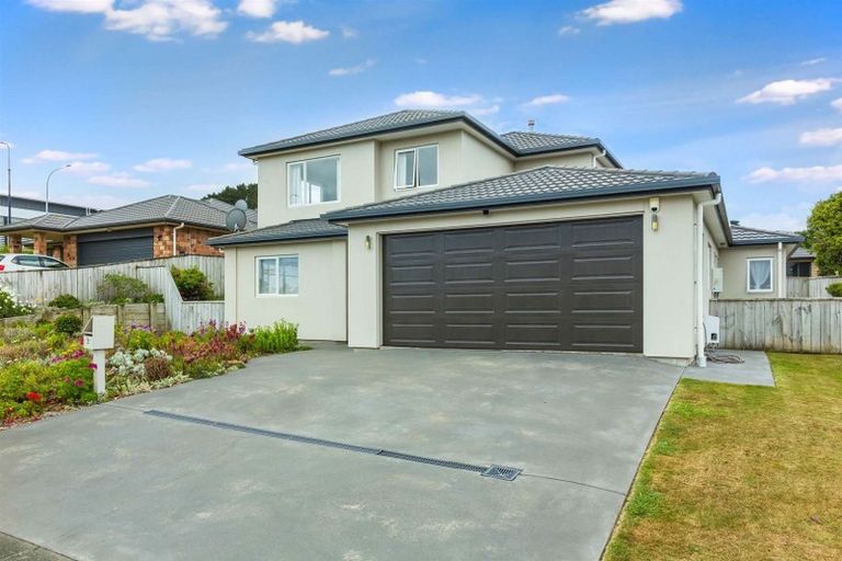 Photo of property in 3 Routeburn Avenue, Aotea, Porirua, 5024