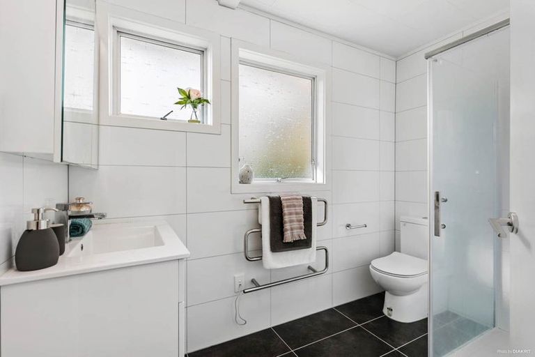 Photo of property in 42 Awaruku Road, Torbay, Auckland, 0630