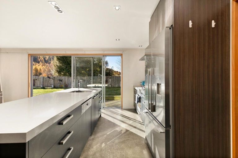 Photo of property in 2 Morning Star Terrace, Arthurs Point, Queenstown, 9371