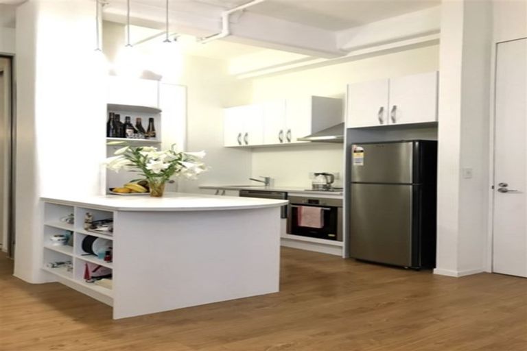 Photo of property in Guardian Apartments, 612/105 Queen Street, Auckland Central, Auckland, 1010