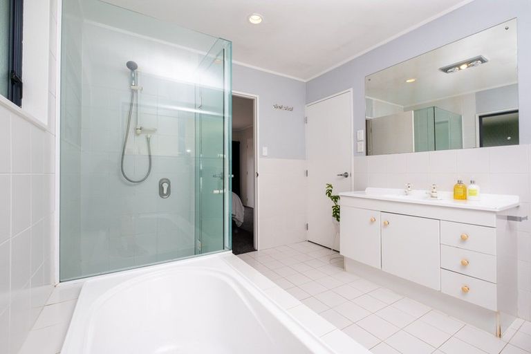 Photo of property in 18a Wharerangi Road, Tamatea, Napier, 4112