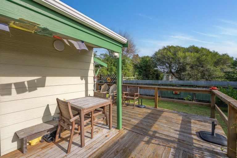 Photo of property in 83 Norfolk Crescent, Otaki Beach, Otaki, 5512